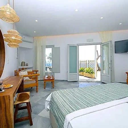 Christiana Aparthotel 3*